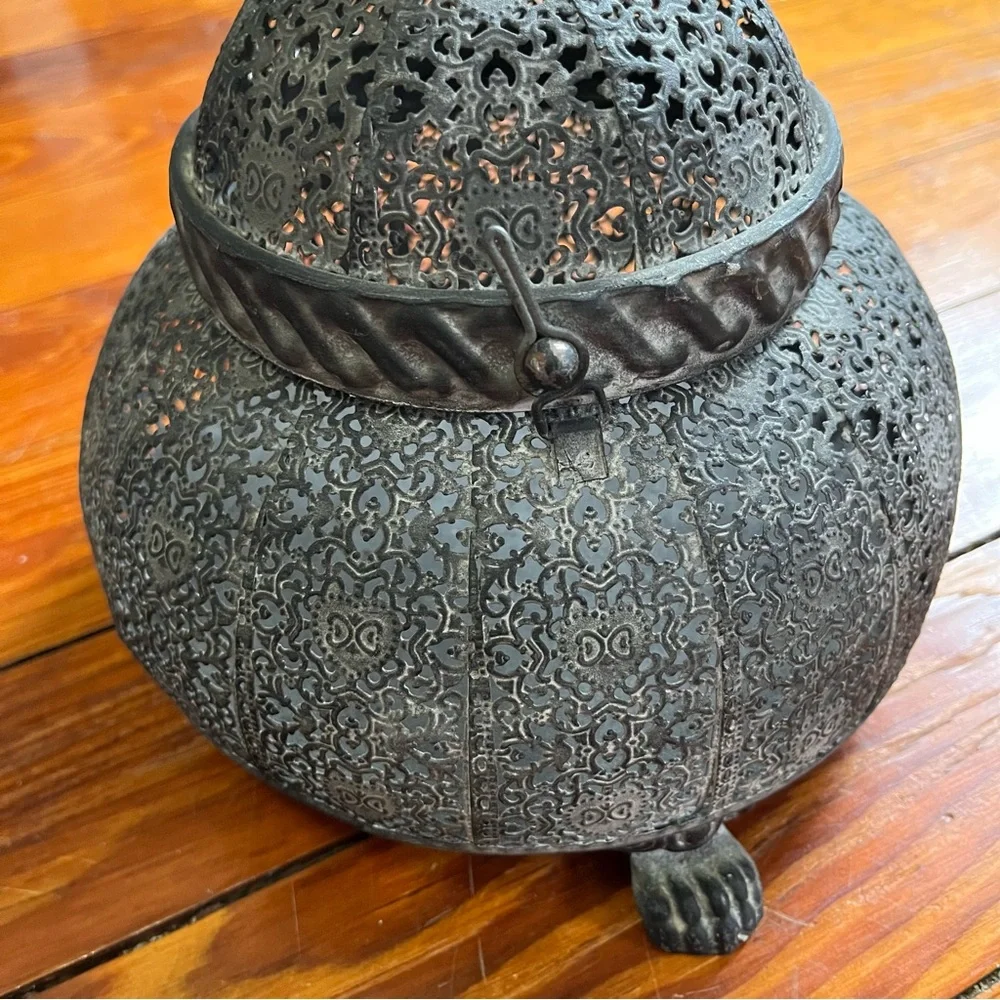 Antique-Style Metal Lantern - Picture 4 of 6